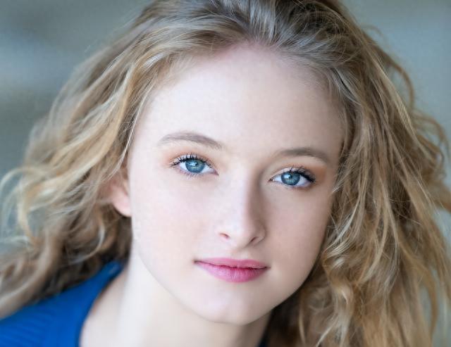 丹麦美女来中国旅游，家人担心不安全，回国后：中国让人意外！