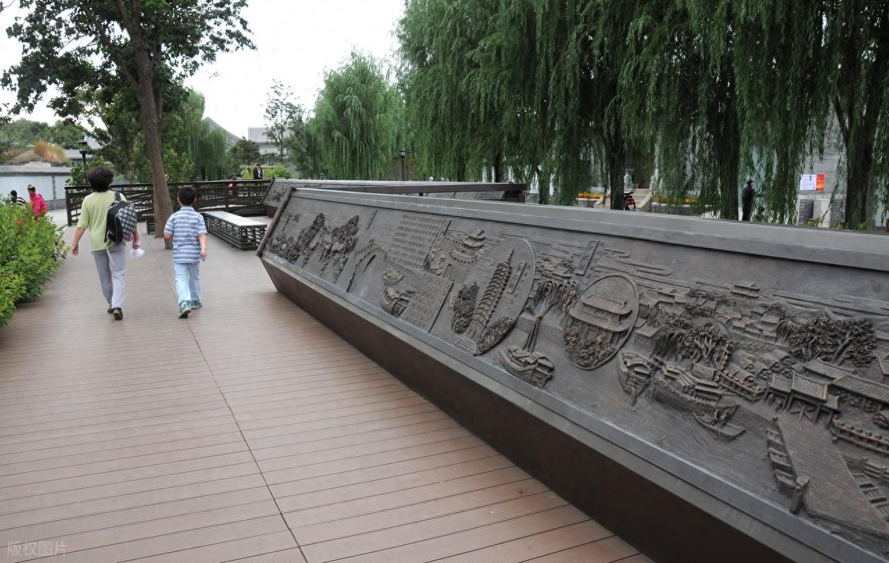 本地人私藏美食旅游攻略：别再当游客！这些地方才是真·人间值得