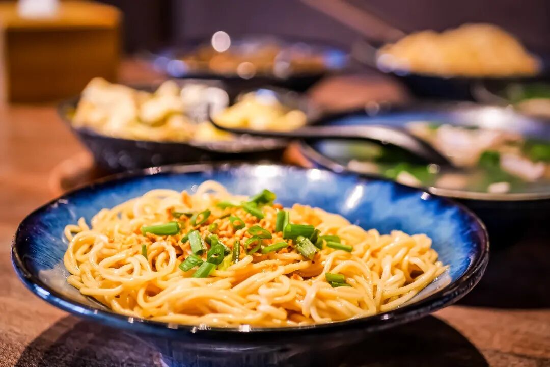 被低估的美食之城！赴一场味蕾与文化的双重朝圣！