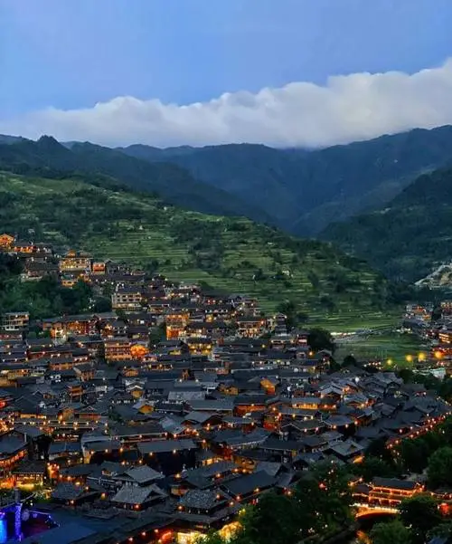 黄果树小七孔荔波西江千户苗寨旅游路线_贵州四日游攻略_安顺 西江苗寨 镇远旅游攻略