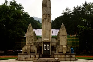 南岳衡山景点介绍_南岳衡山旅游攻略_衡山风景名胜区特色