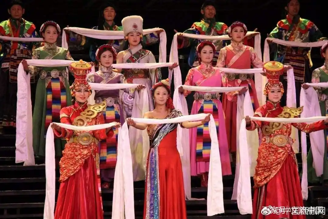 青藏线旅游攻略_昆仑山口唐古拉山口_青藏线自驾游