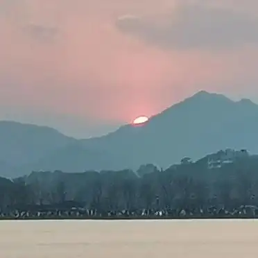 杭州西湖游玩攻略_三潭印月日落_杭州西湖旅游攻略