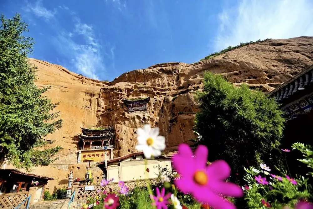 张掖马蹄寺旅游攻略_张掖最美打卡地_张掖丹霞地貌旅游攻略
