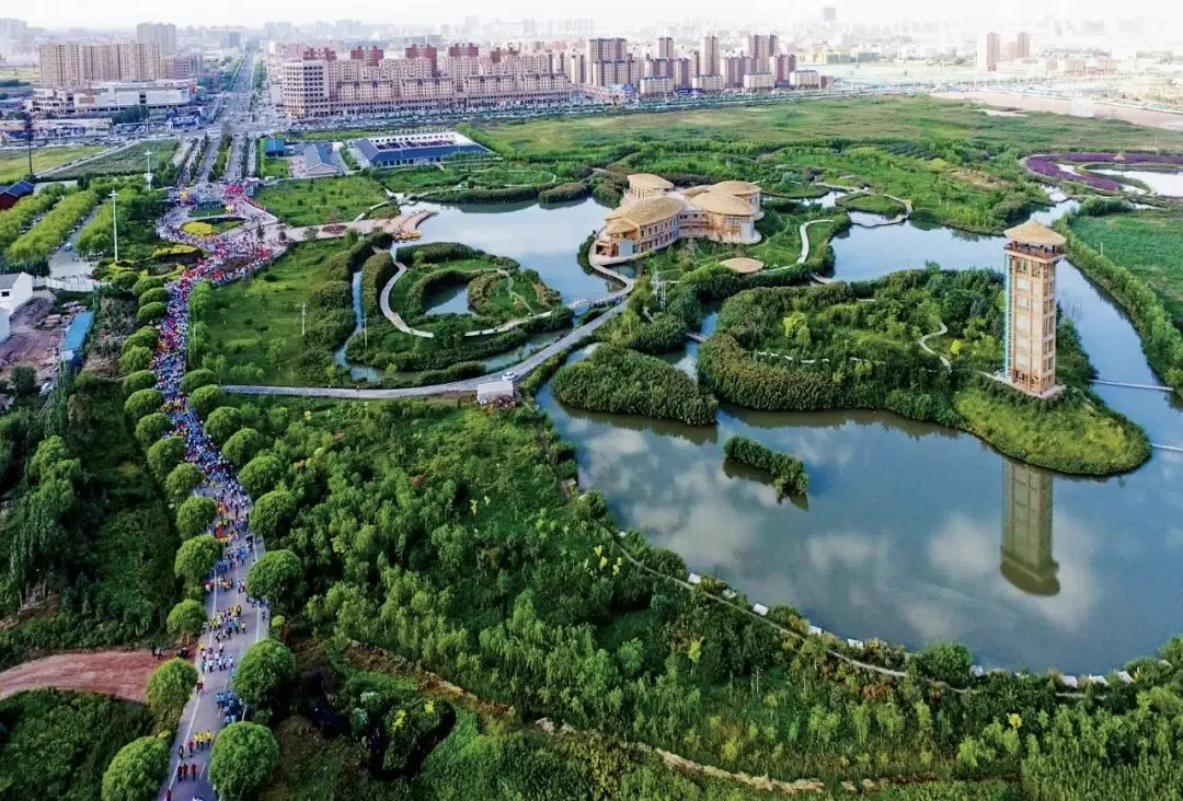 张掖马蹄寺旅游攻略_张掖最美打卡地_张掖丹霞地貌旅游攻略