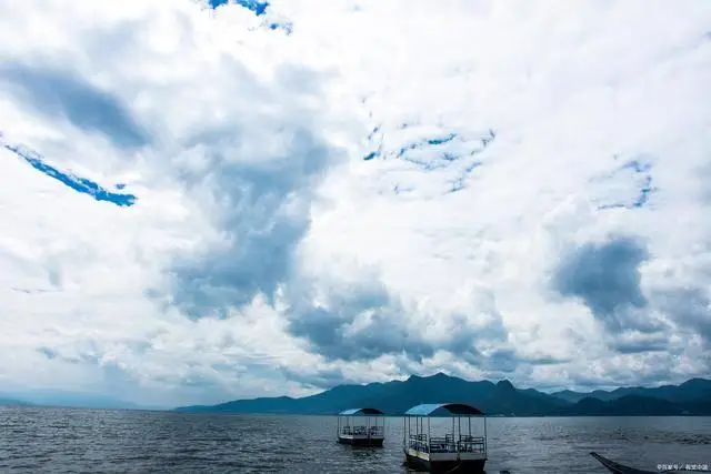 玉溪抚仙湖六个景点详解_玉溪抚仙湖旅游攻略_抚仙湖月亮湾湿地公园游玩攻略