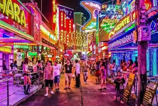 曼谷考山路旅游攻略_曼谷夜市 考山路夜市 Asiatique码头夜市