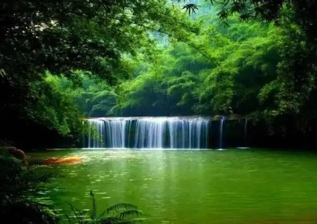 赤水丹霞地貌_赤水旅游二日游攻略_赤水大瀑布攻略