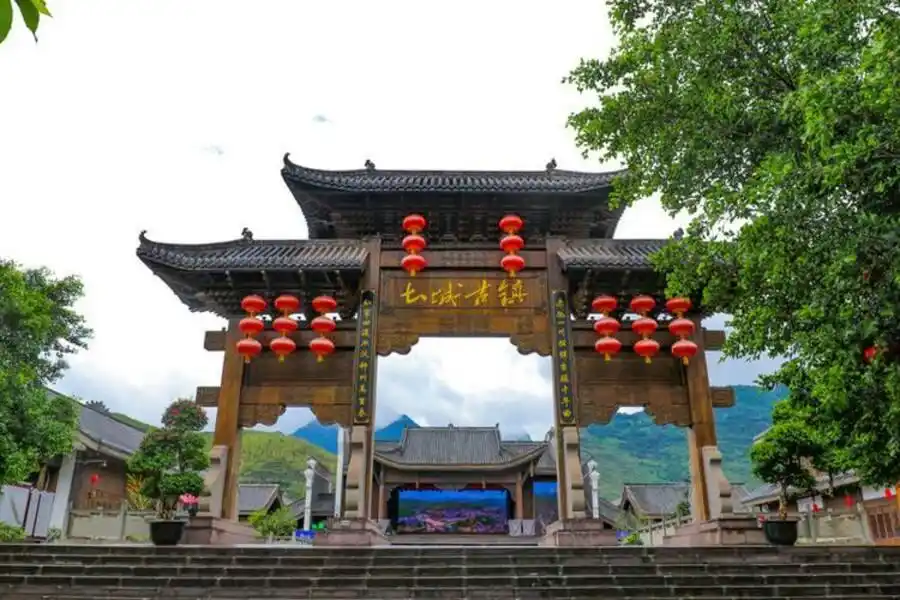 贵州红色绿色旅游融合线路_遵义到赤水旅游攻略_贵州赤水河谷旅游公路自驾线路