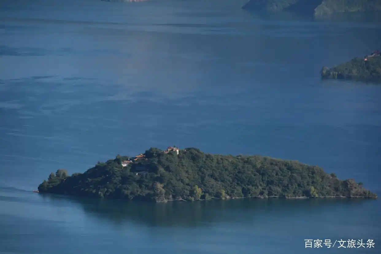 丽江泸沽湖环湖游线路_泸沽湖旅游攻略_丽江泸沽湖蓬莱三岛景点