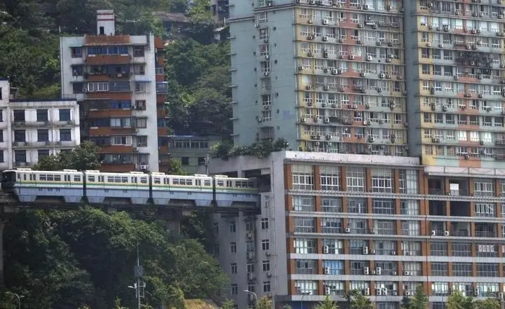 重庆周边两天旅游攻略_广州到重庆旅游线路_重庆2天2夜自由行攻略