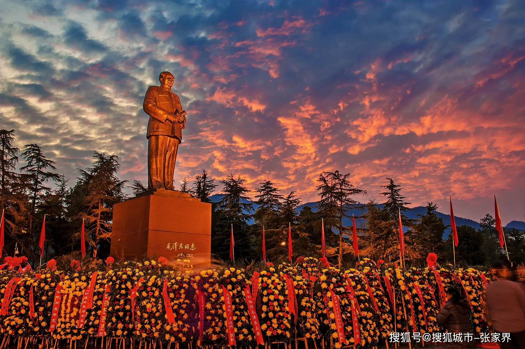 韶山旅游景点推荐_韶山旅游攻略自助游_毛泽东铜像广场