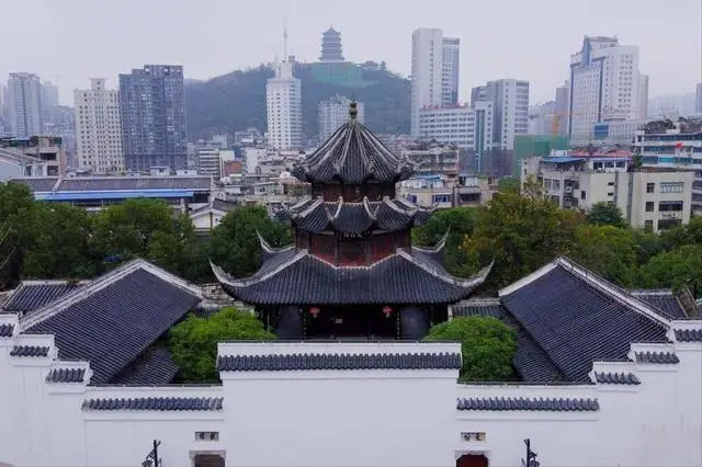 贵阳特色美食文化_贵阳山水风光_贵阳花溪旅游攻略
