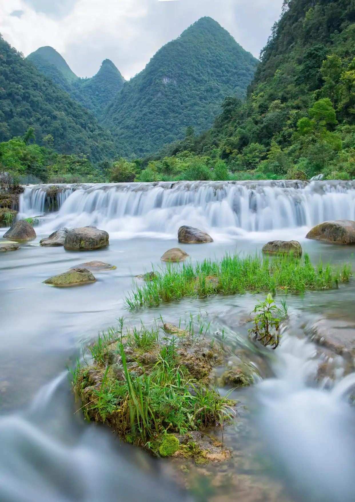 荔波卧龙潭深度体验_荔波小七孔旅游攻略_荔波旅游攻略图片