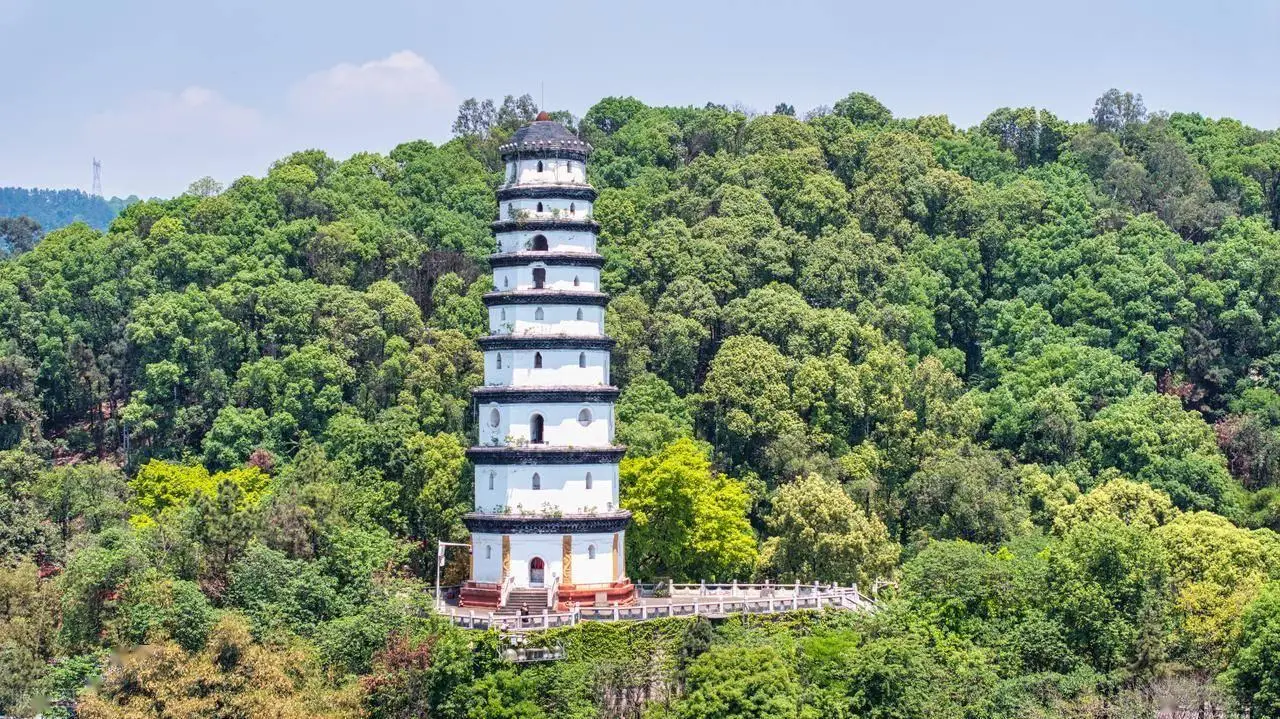 兰州敦煌张掖旅游攻略_甘肃省博物馆白塔山公园中山桥_兰州好玩景点推荐
