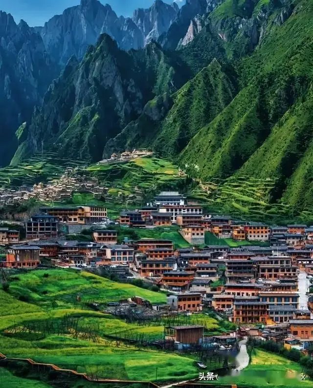扎尕那最佳游玩时间_扎尕那旅游攻略_扎尕那旅游攻略达日村