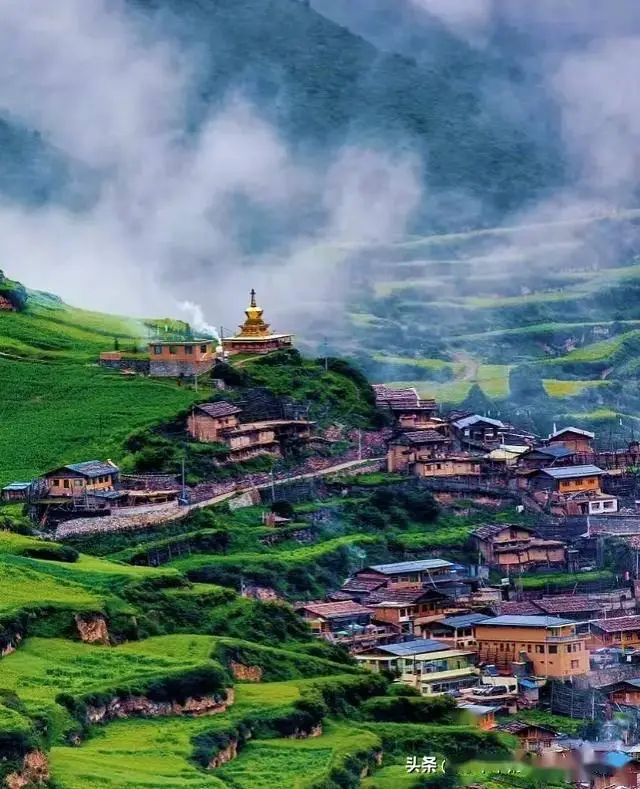 扎尕那旅游攻略_扎尕那最佳游玩时间_扎尕那旅游攻略达日村