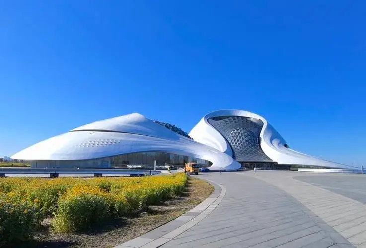 哈尔滨三日游路线_哈尔滨旅游攻略2026_圣索菲亚教堂中央大街一日游攻略