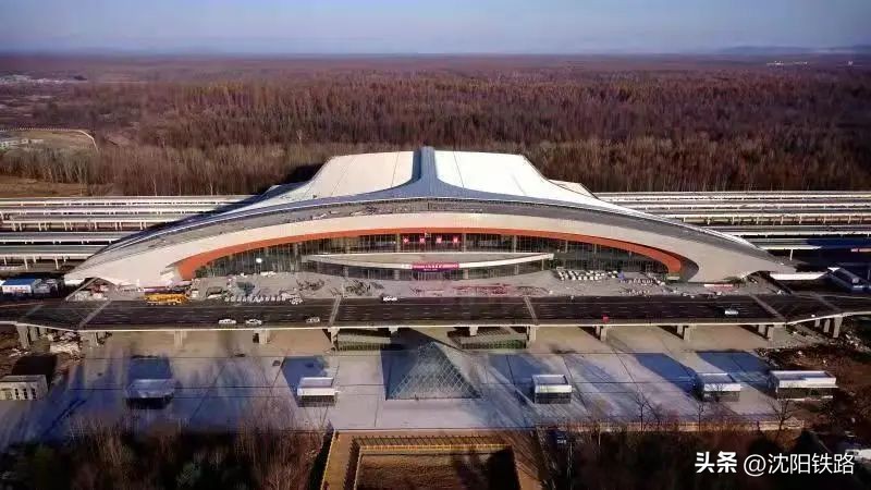 长白山秋季旅游攻略_沈白高铁旅游线路_十月长白山旅游攻略