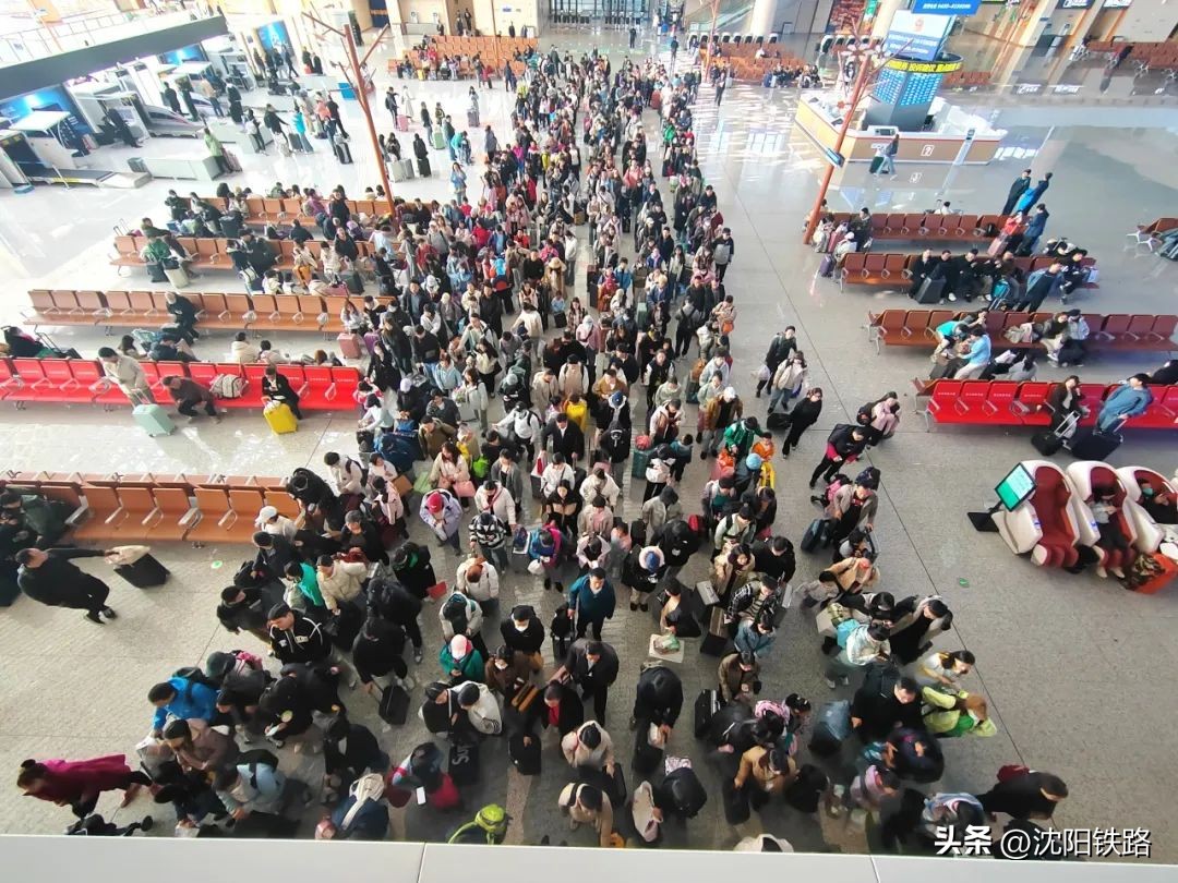 十月长白山旅游攻略_长白山秋季旅游攻略_沈白高铁旅游线路