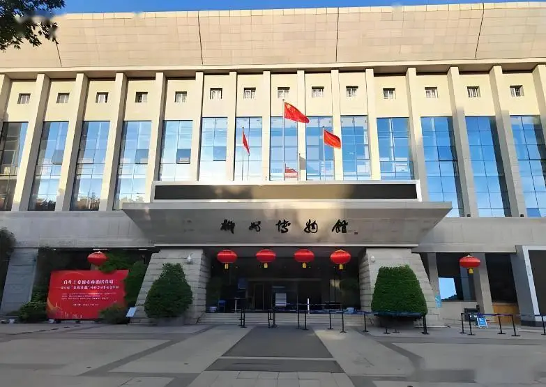 柳州螺蛳粉美食攻略_柳州十大必去景点_柳州旅游攻略古镇