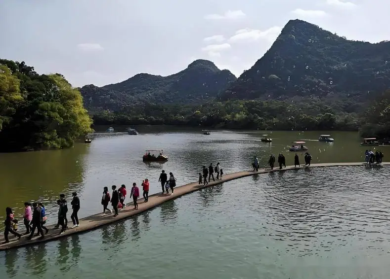 柳州十大必去景点_柳州螺蛳粉美食攻略_柳州旅游攻略古镇