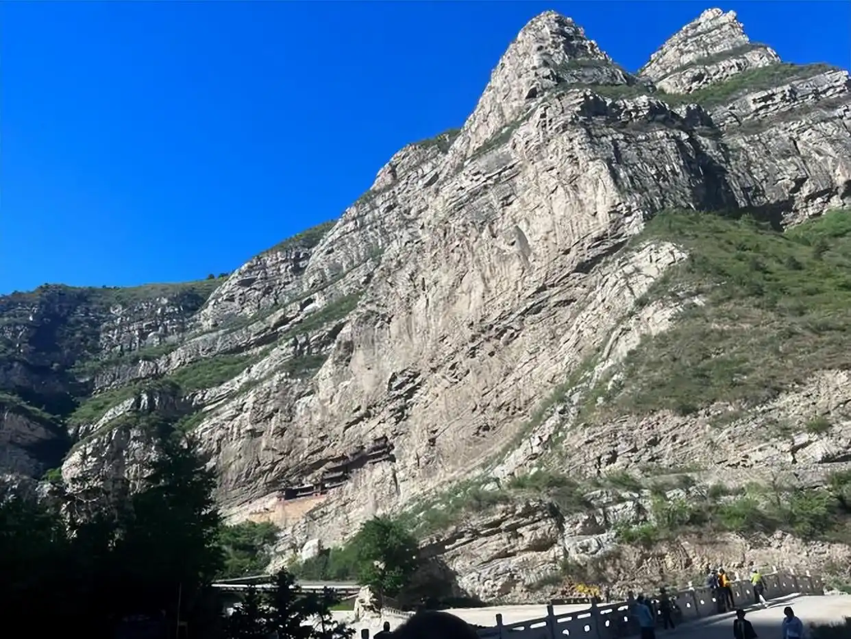 恒山天峰岭徒步指南_恒山悬空寺攻略_悬空寺和恒山旅游攻略