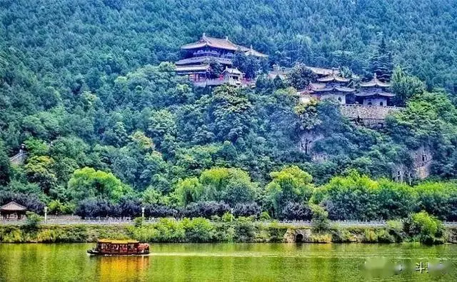龙门石窟旅游攻略_洛阳旅游攻略2026_洛阳十大必玩景点