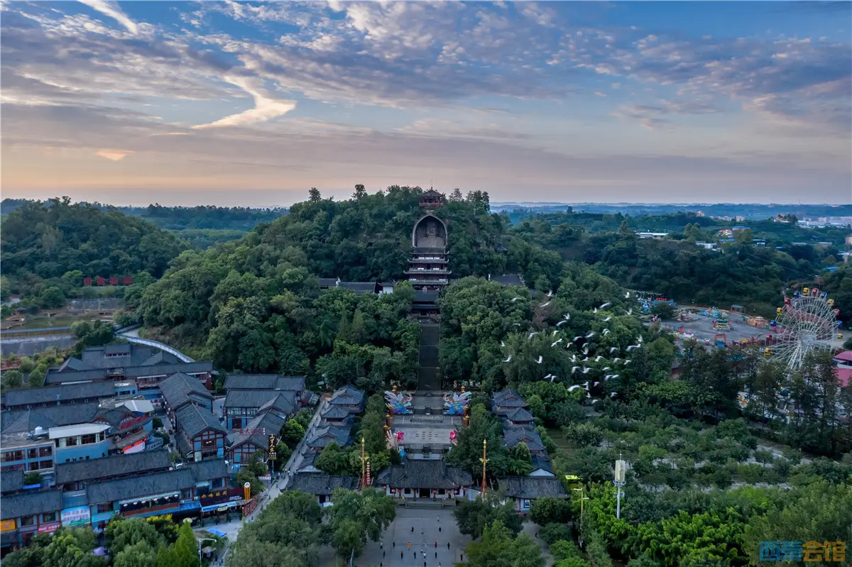 自贡恐龙博物馆荣县大佛_自贡旅游必去景点_自贡旅游攻略