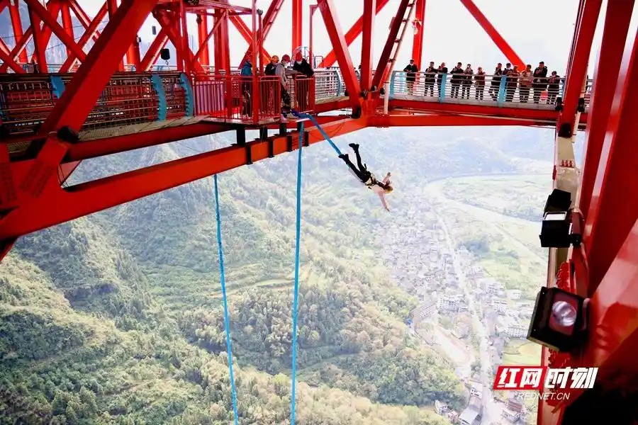吉首旅游攻略景点必去_湖南旅游攻略_这么近那么美