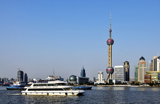 上海夜景旅游攻略_上海外滩历史文化街区游览指南_云南小城外滩风光