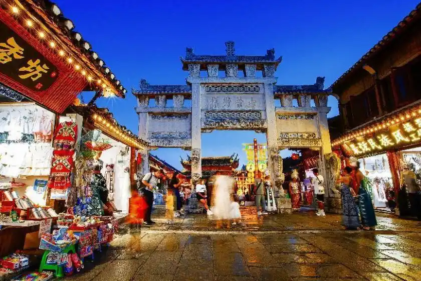 毕节九洞天景区旅游攻略_青岩古镇旅游攻略_贵阳青岩古镇旅游线路