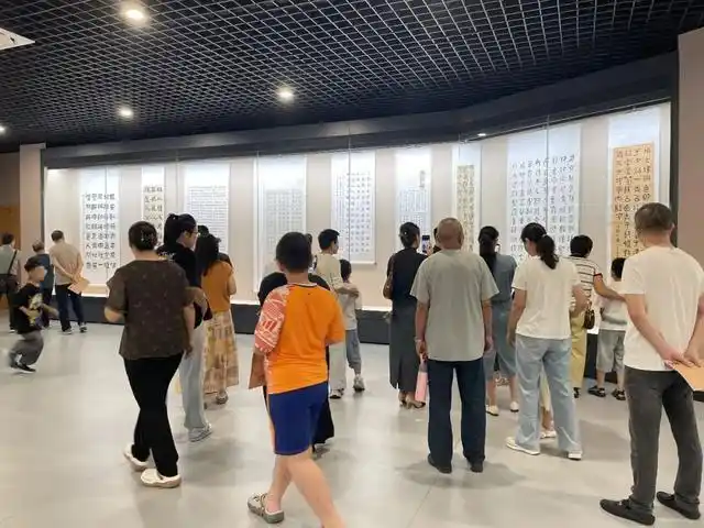 孔府孔庙孔林文化体验_济宁五一旅游攻略_济宁微山湖旅游攻略