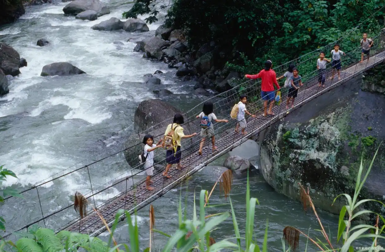 九鲤湖九龙瀑布旅游指南_九鲤湖的旅游攻略_九鲤湖风景区一日游攻略