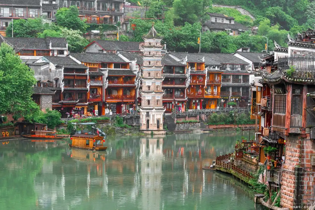 凤凰古镇旅游攻略_凤凰古城小众路线推荐_凤凰古城深度游攻略