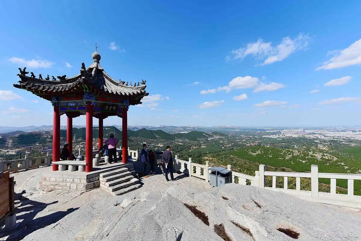 延吉帽儿山日落光影仪式_延吉帽儿山旅游攻略_延吉城市阳台俯瞰全城灯火