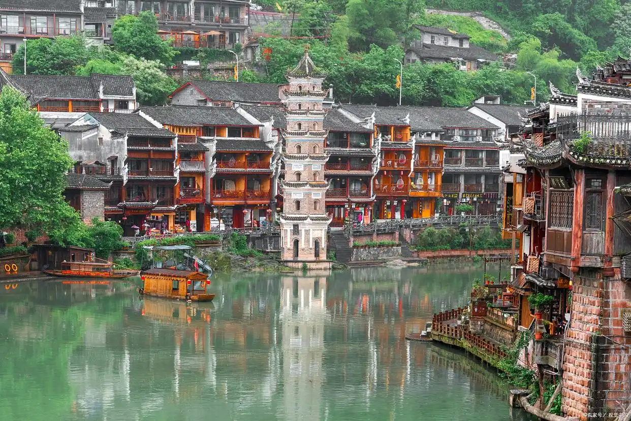 凤凰古镇旅游攻略_避开人潮踩坑玩转凤凰_凤凰古镇一日游攻略