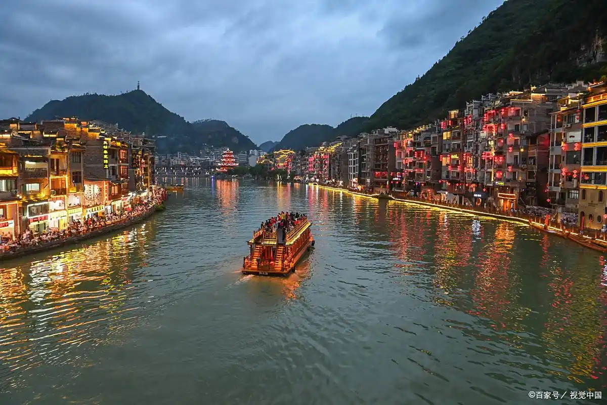 凤凰古镇旅游攻略_避开人潮踩坑玩转凤凰_凤凰古镇一日游攻略