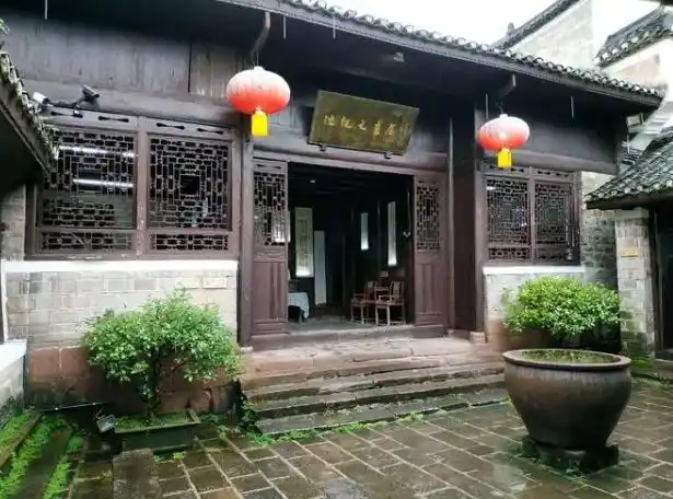 凤凰古城必打卡景点东门城楼沱江_凤凰古镇旅游攻略_凤凰古城游玩攻略2-3天