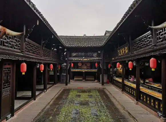 凤凰古城必打卡景点东门城楼沱江_凤凰古镇旅游攻略_凤凰古城游玩攻略2-3天