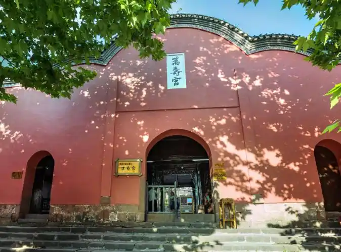 凤凰古镇旅游攻略_凤凰古城游玩攻略2-3天_凤凰古城必打卡景点东门城楼沱江