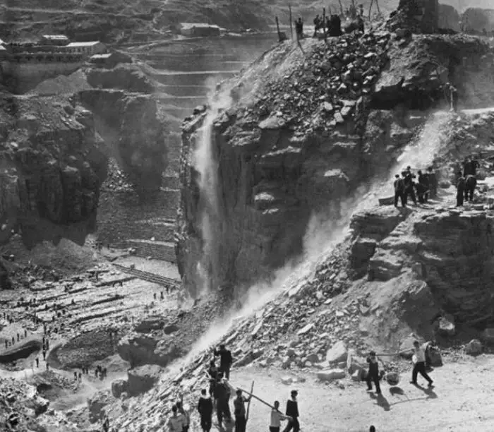 红旗渠修建历史_红旗渠风景区旅游攻略_林县缺水困境