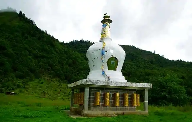神木垒旅游攻略_神木垒原始风情_神木垒自然景观