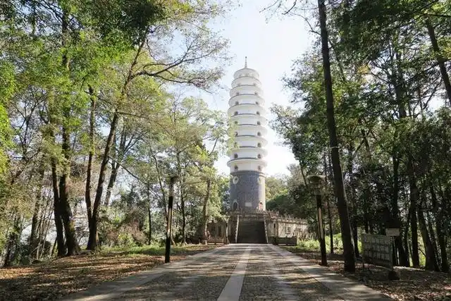 腾冲8月份旅游攻略_腾冲和顺古镇旅游攻略_热海火山地热景区游玩指南
