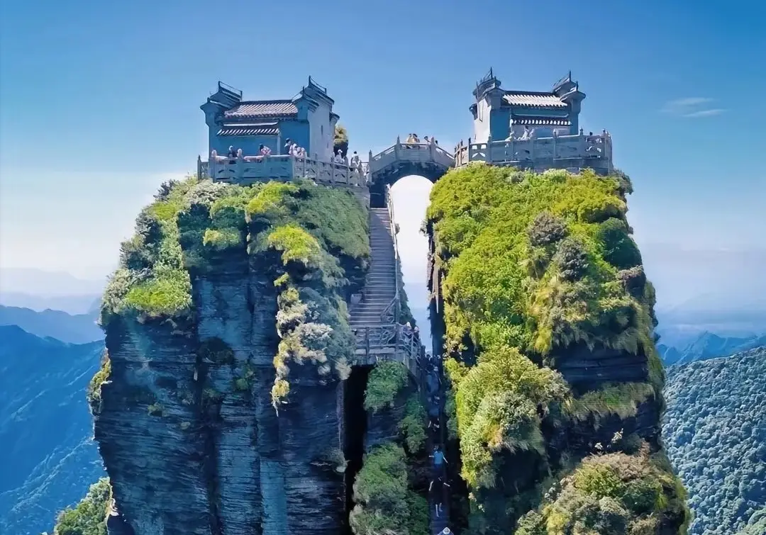 铜仁梵净山旅游攻略_铜仁山水人文脉络旅游线路_铜仁三天两夜旅行攻略