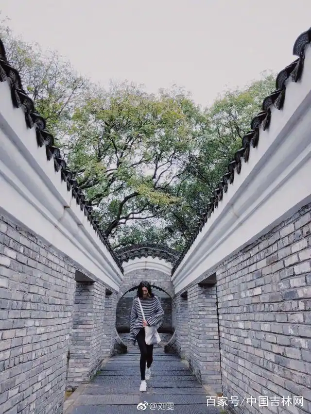 旅行摄影姿势指南_摄影旅游攻略_夏季旅游拍照技巧