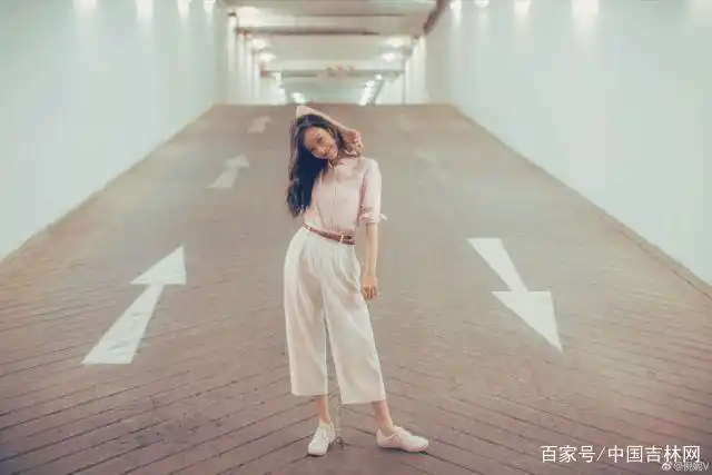 摄影旅游攻略_旅行摄影姿势指南_夏季旅游拍照技巧