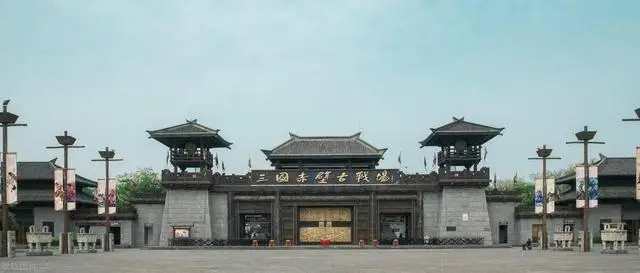 咸宁到武当山旅游攻略_咸宁赤壁古战场旅游攻略_咸宁洋楼洞古镇旅游攻略