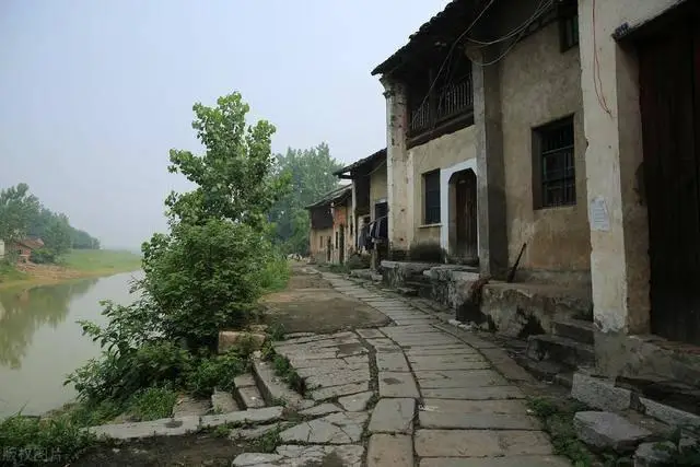 咸宁赤壁古战场旅游攻略_咸宁洋楼洞古镇旅游攻略_咸宁到武当山旅游攻略