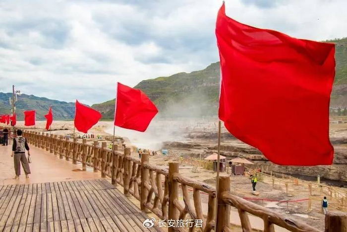 壶口瀑布陕西侧演出时间表_国庆陕西黄河壶口瀑布旅游攻略_十月去壶口瀑布旅游攻略